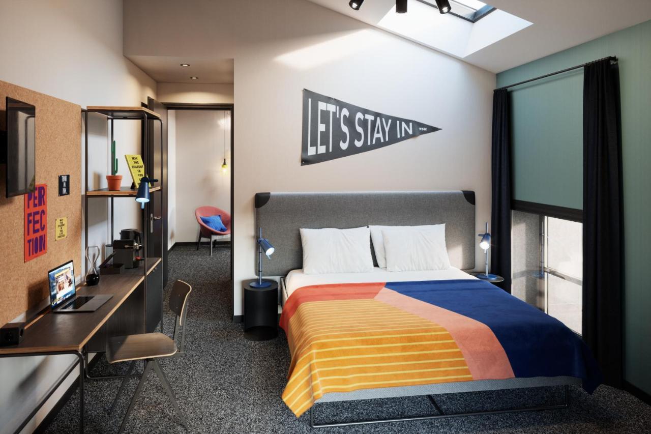 The Social Hub Madrid Hotel Exterior photo