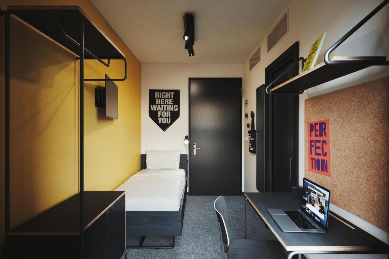 The Social Hub Madrid Hotel Exterior photo