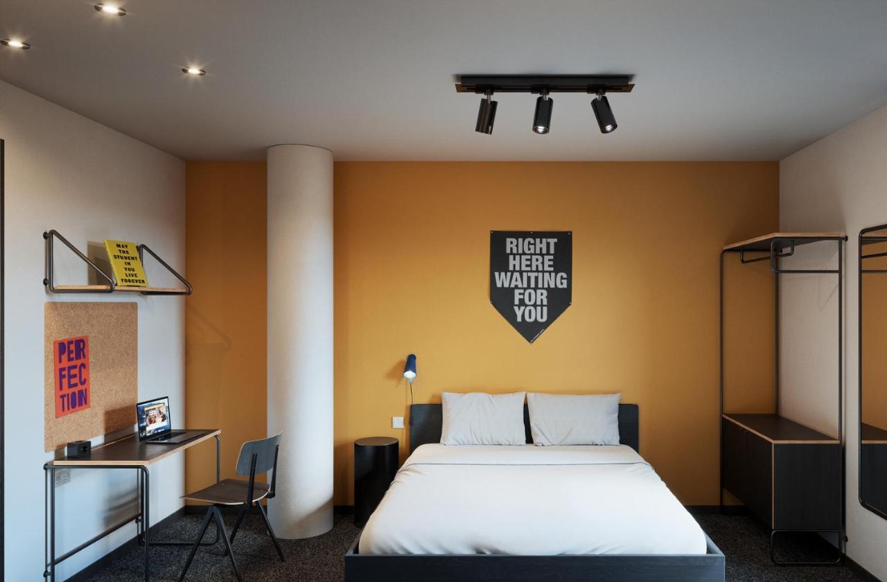 The Social Hub Madrid Hotel Exterior photo
