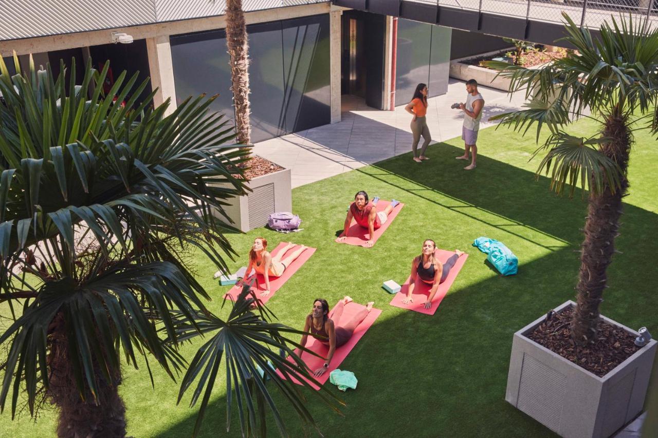 The Social Hub Madrid Hotel Exterior photo