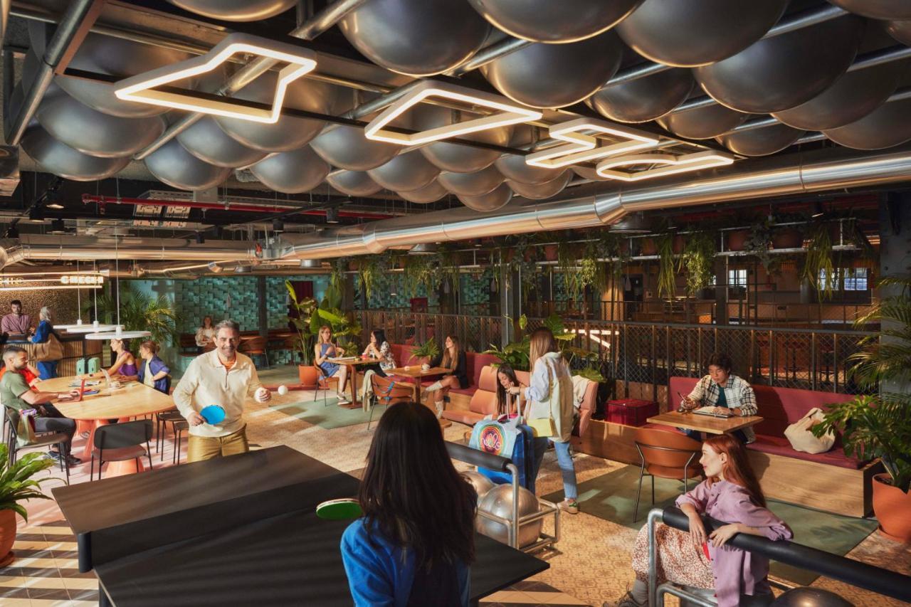 The Social Hub Madrid Hotel Exterior photo